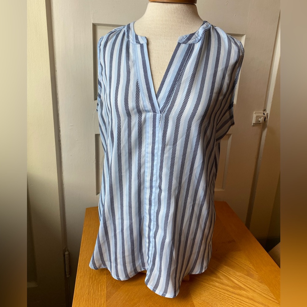 Premise sleeveless blouse